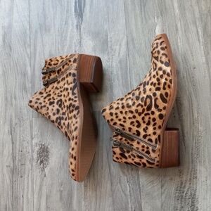 GIANNI BINI Leather Leopard Print Side Zip Closure Size 7M